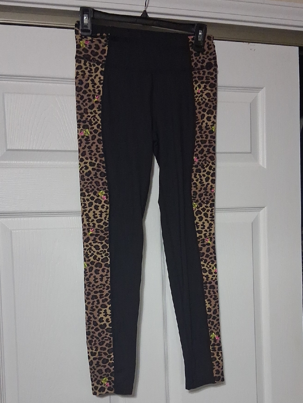 Betsey Johnson Black Performance Leggings with Gold Logo Sz S .$22.